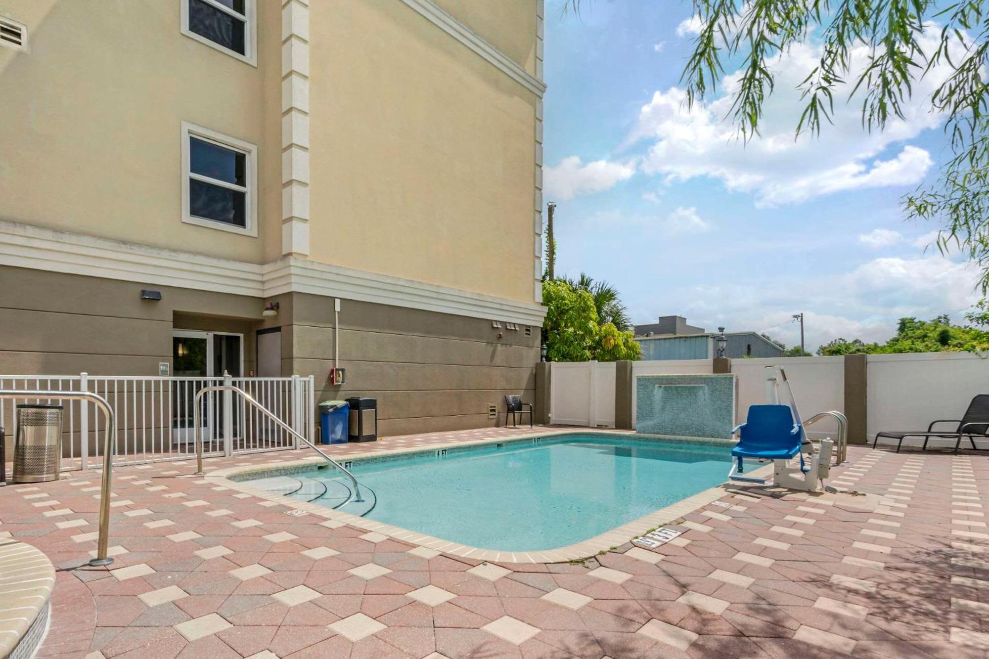 Country Inn & Suites By Radisson, Tampa Airport North, Fl Bagian luar foto
