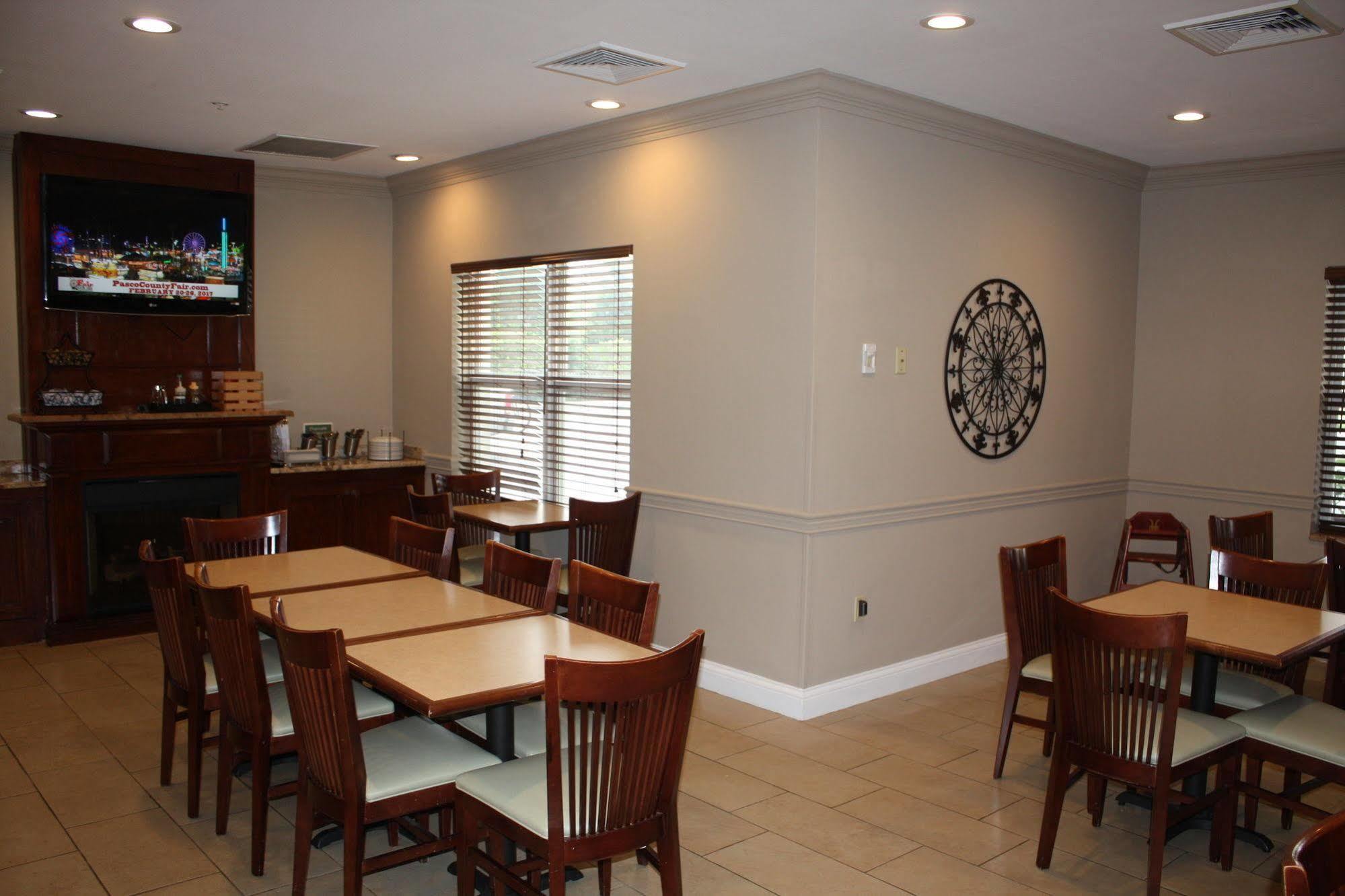 Country Inn & Suites By Radisson, Tampa Airport North, Fl Bagian luar foto